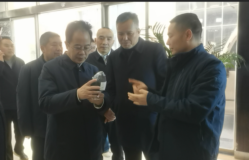 怀化市政协主席牛顺生考察湖南省昱烯瓴新材料